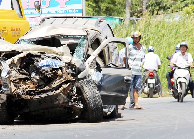 Xu ly nghiem canh sat giao thong nhung nhieu dan hinh anh