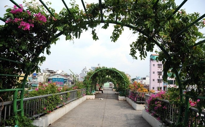 TP HCM de xuat xay 7 cau di bo co thang may, dieu hoa hinh anh