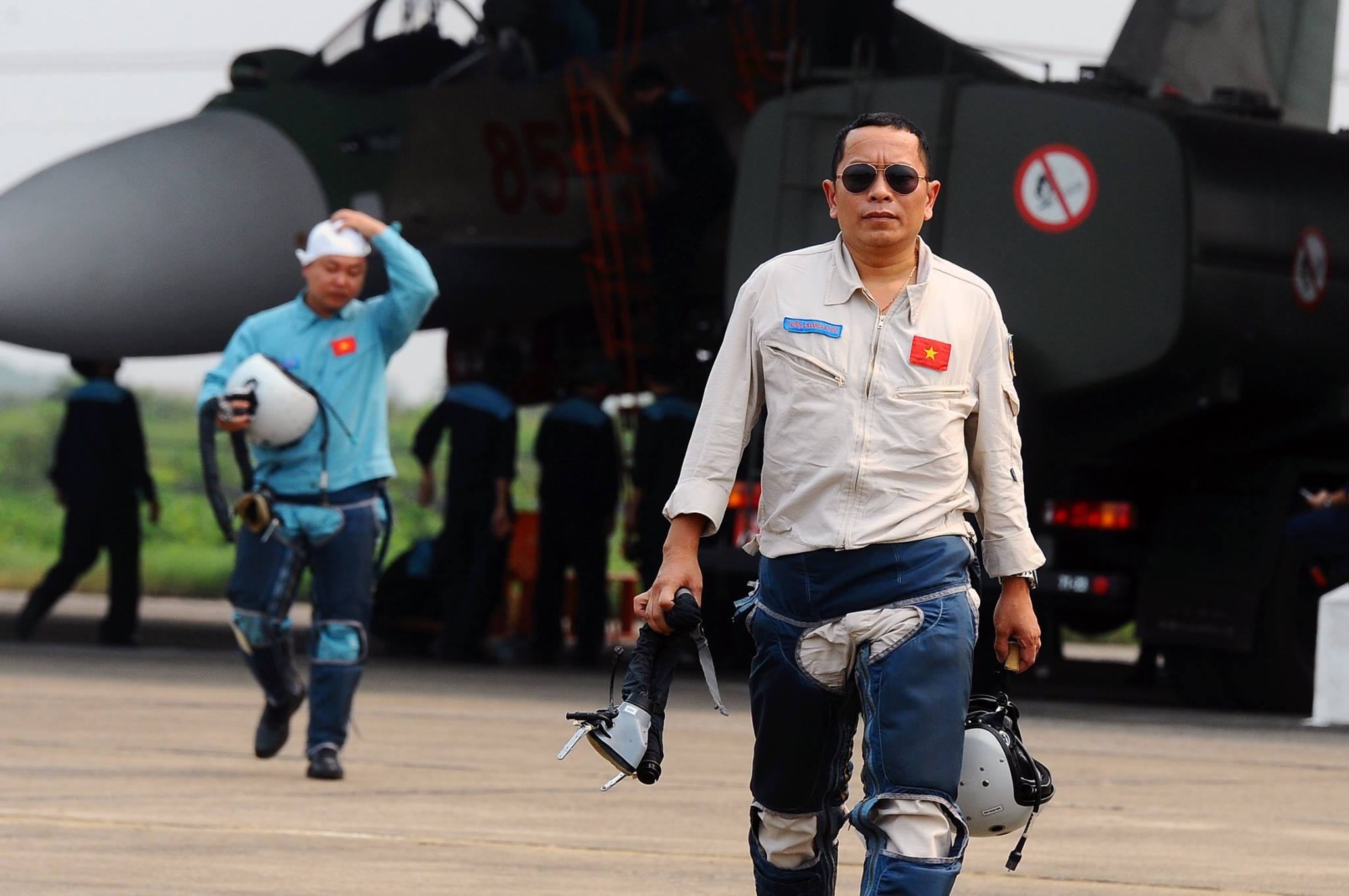 máy bay SU-30 gặp nạn ảnh 2 may bay SU-30 gap nan anh 2