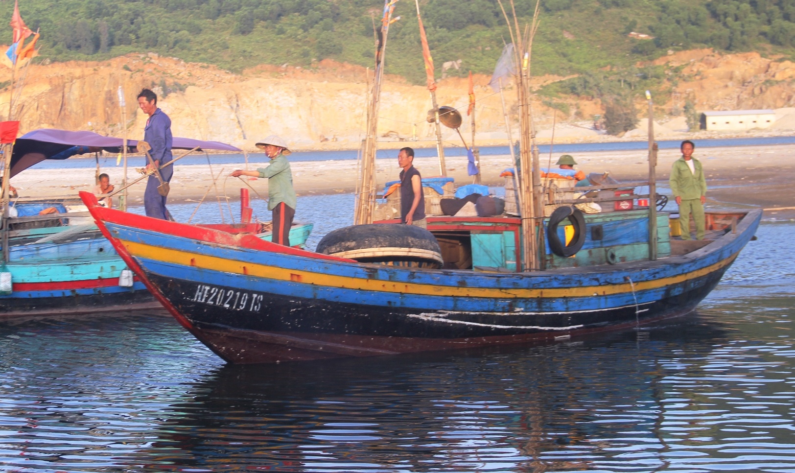 Ngư dân kể chuyện cứu phi công ảnh 2 Ngu dan ke chuyen cuu phi cong anh 2