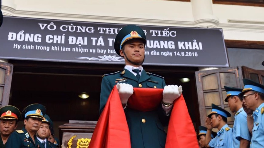 Hinh anh xuc dong trong dam tang phi cong Tran Quang Khai hinh anh