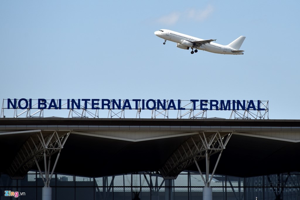 chieu laser vao may bay anh 2