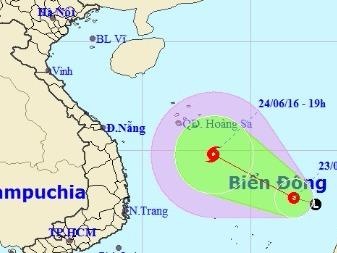 Ap thap nhiet doi huong ve quan dao Hoang Sa hinh anh