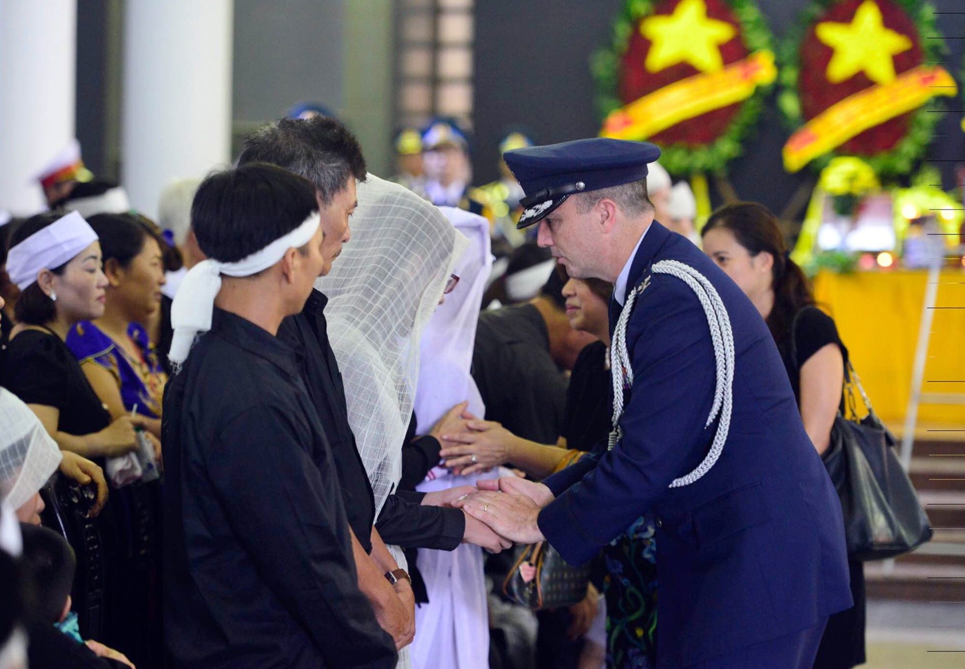 tang le phi hanh doan CASA-212 anh 8