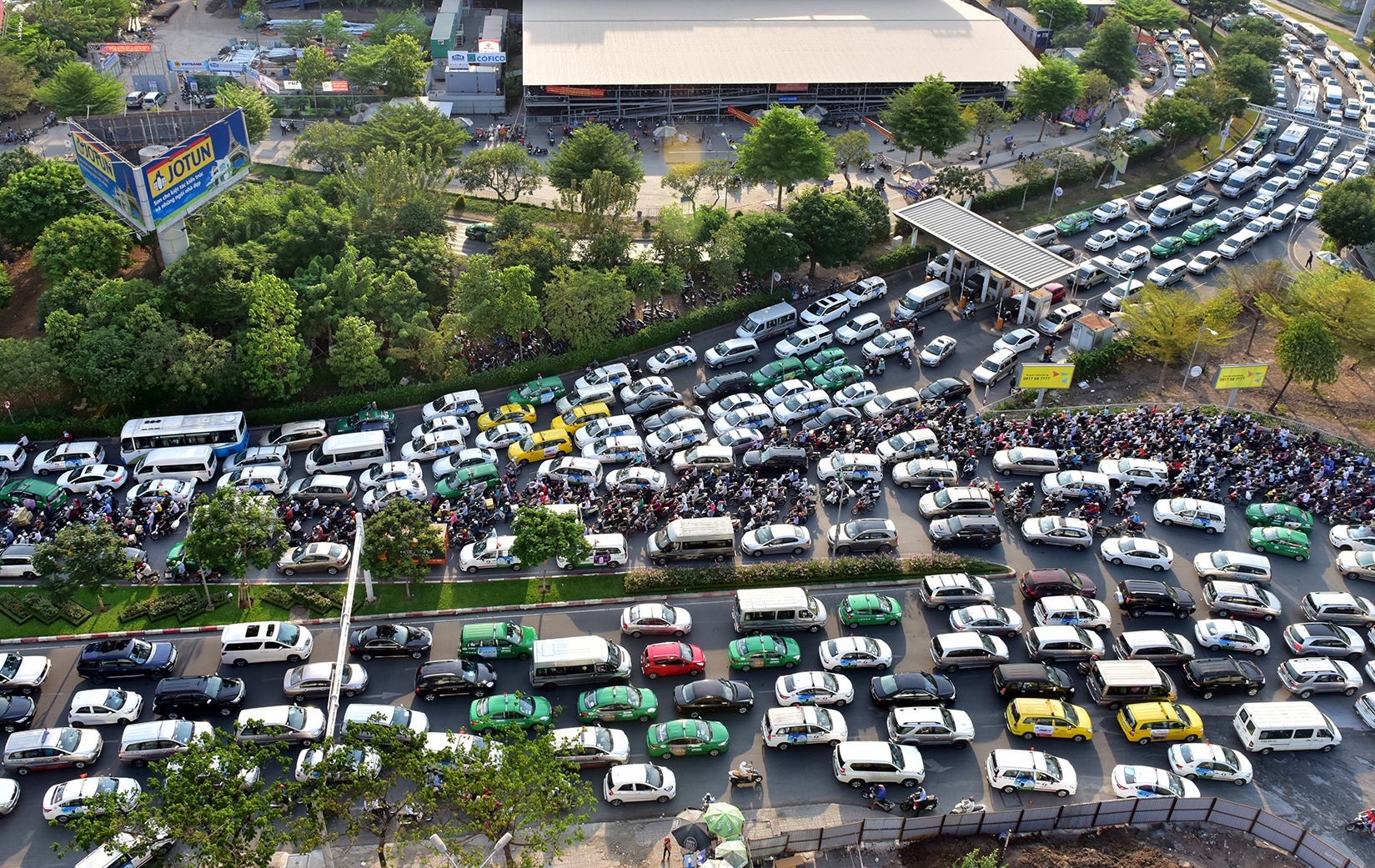 san bay Tan Son Nhat anh 1