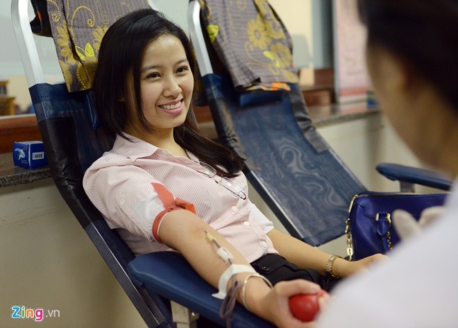 nu sinh bi lu cuon anh 3