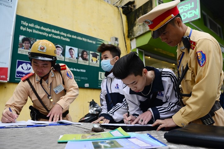 Chinh sach moi co hieu luc tu thang 8 hinh anh