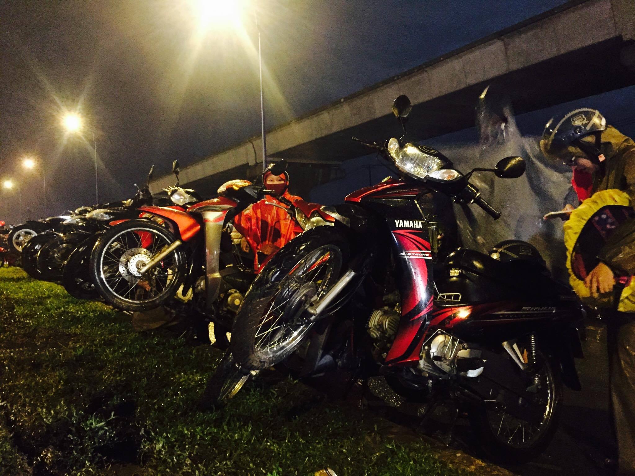 nuoc ngap san bay anh 5