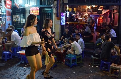 Gui xe vao pho di bo quanh ho Guom nhu the nao? hinh anh