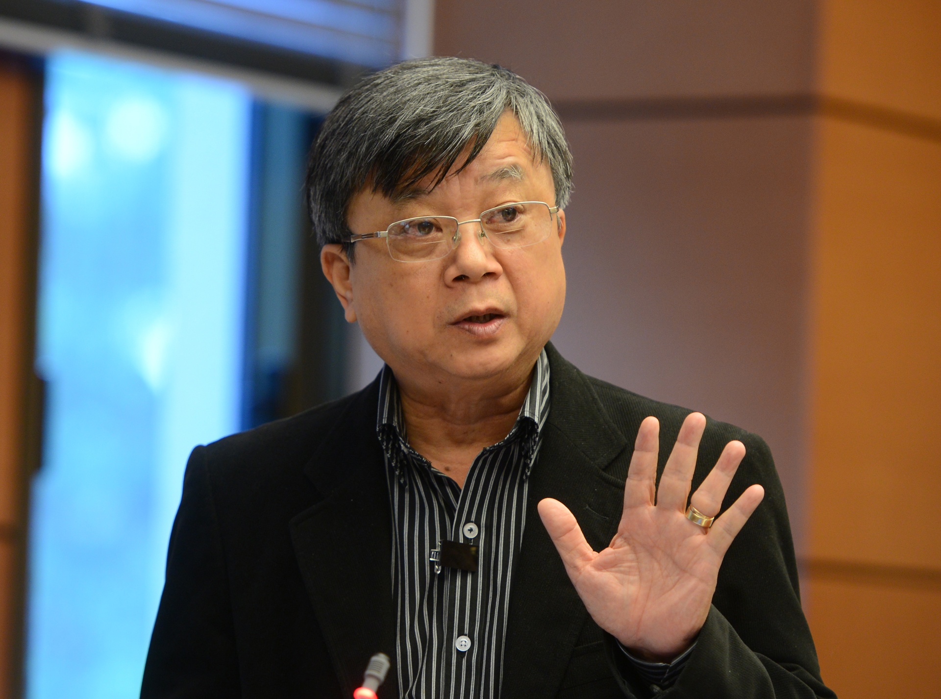 Khong nen trang bi vu khi cho thanh nien xung phong hinh anh