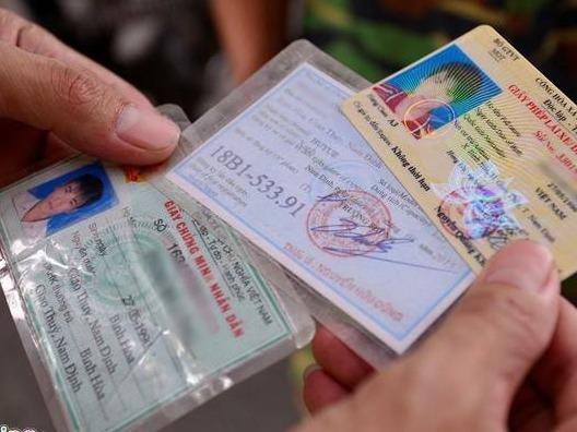 Bo quy dinh bat buoc phai doi bang lai PET hinh anh