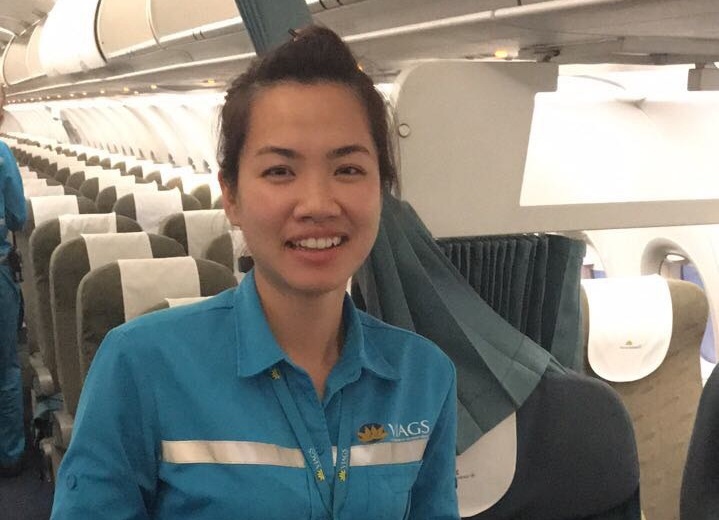 Nu nhan vien hang khong tra lai gan nua ty dong cho khach hinh anh