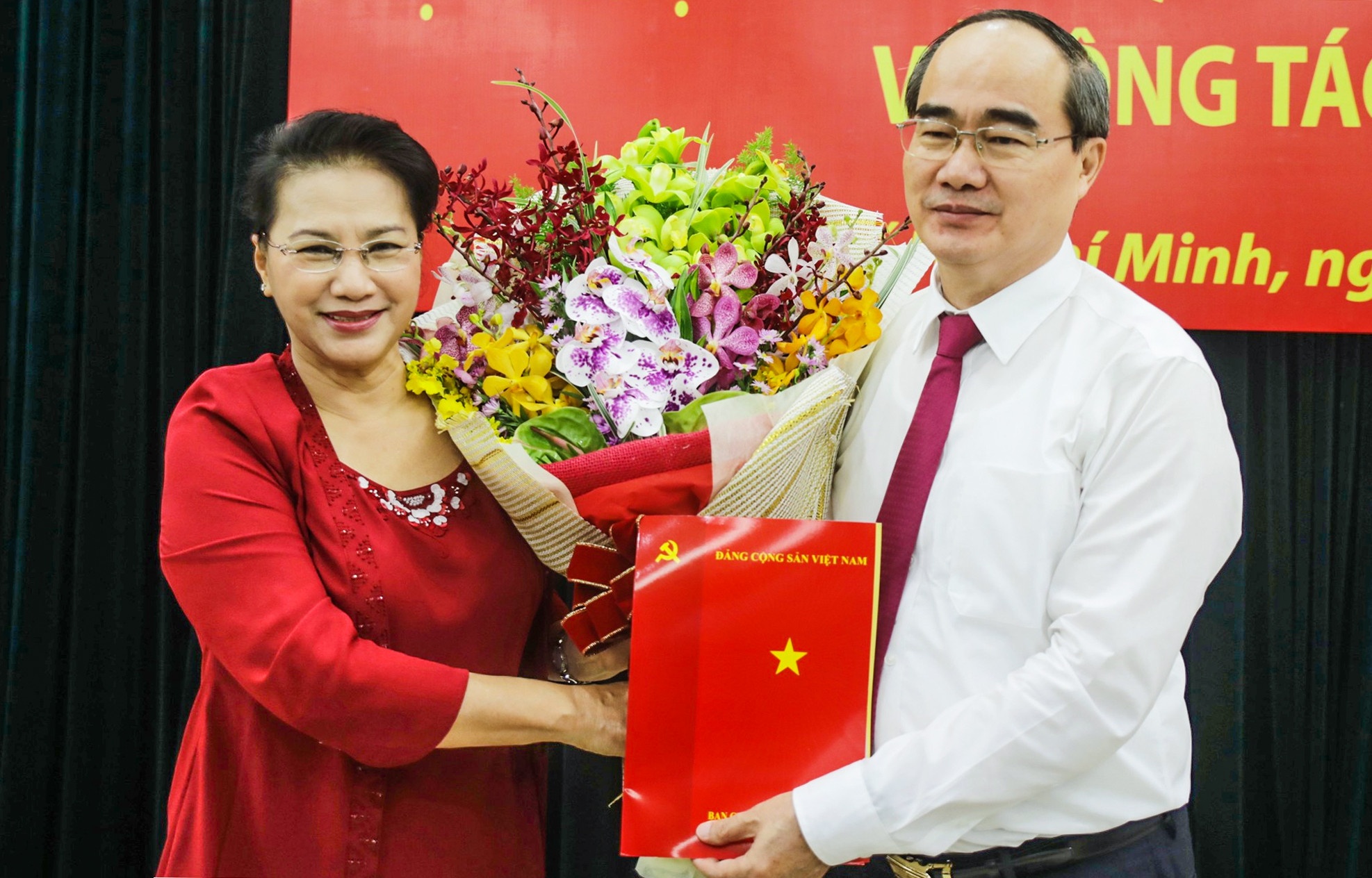 Bo Chinh tri quyet dinh phan cong Bi thu Thanh uy TP. HCM hinh anh