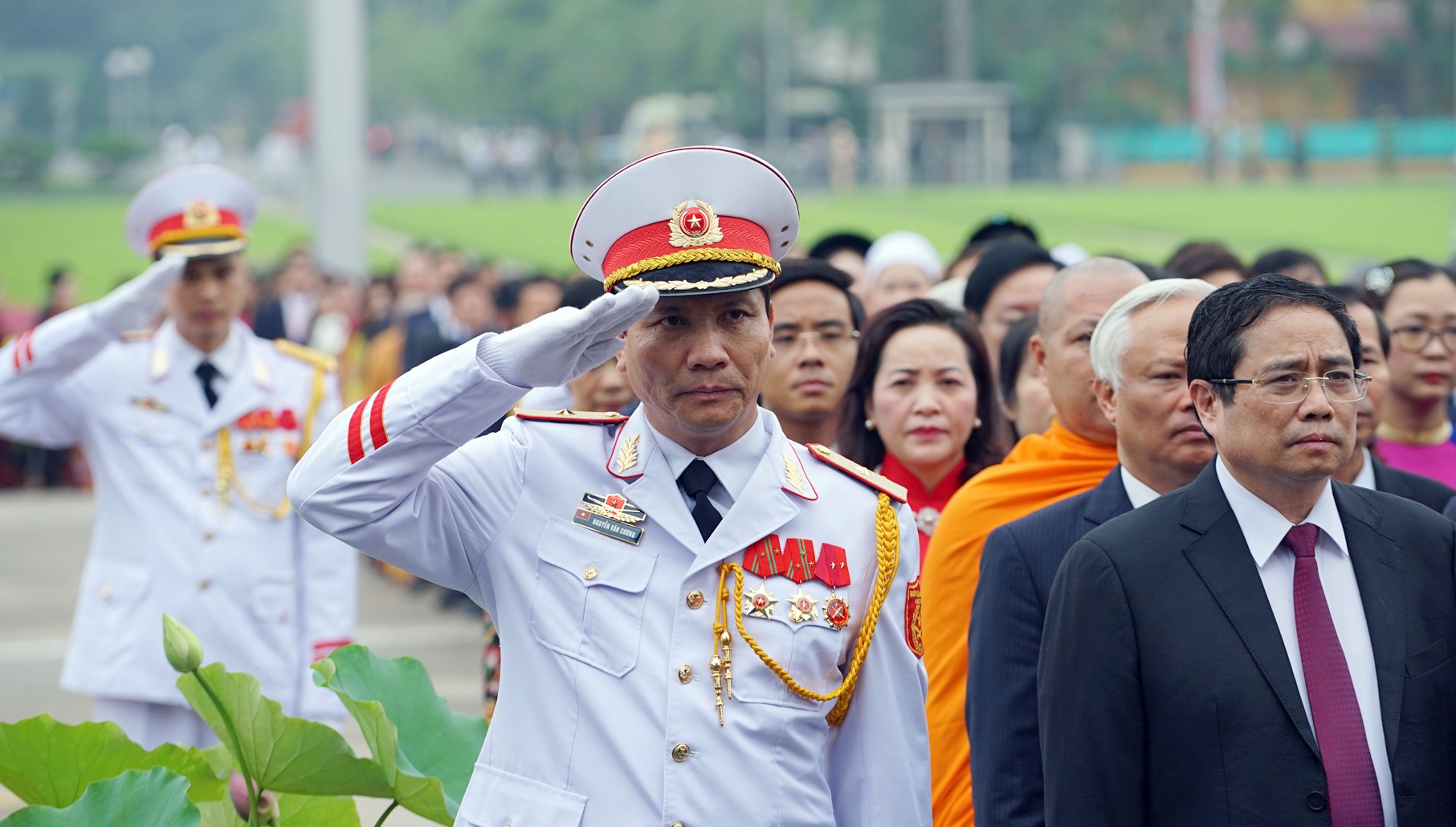 Lanh dao Dang nha nuoc vieng Lang Bac anh 7