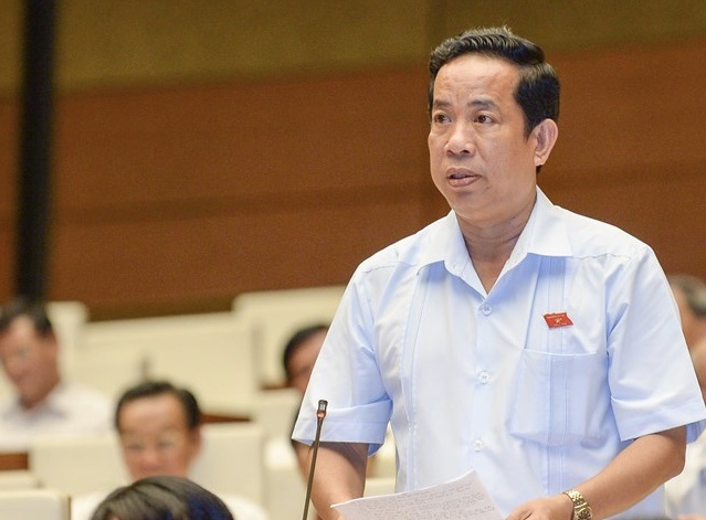 Trong bung me thi chay cho sinh de, pham phap thi chay khoi To quoc hinh anh