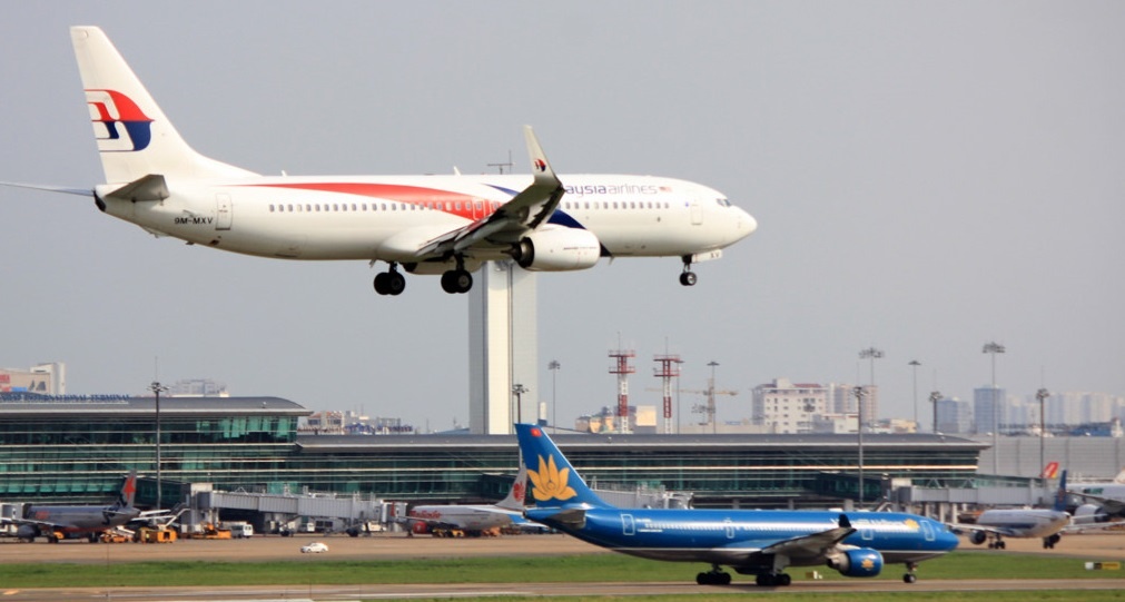 Thue tu van nuoc ngoai nghien cuu mo rong san bay Tan Son Nhat hinh anh