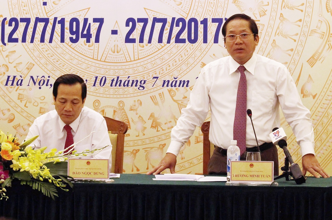 Su dung sieu may tinh tim kiem thong tin liet si hinh anh