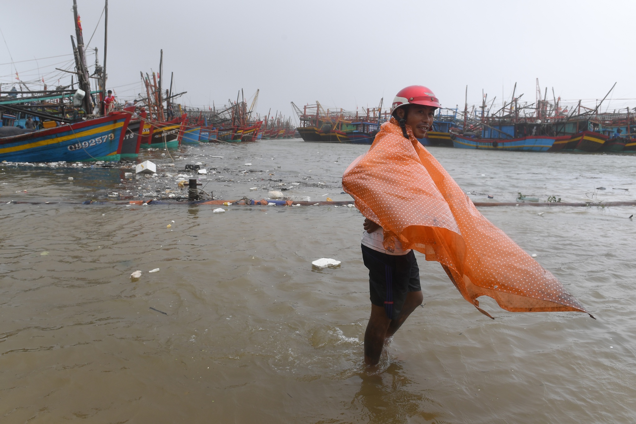 au tau nghin ty trong bao anh 13