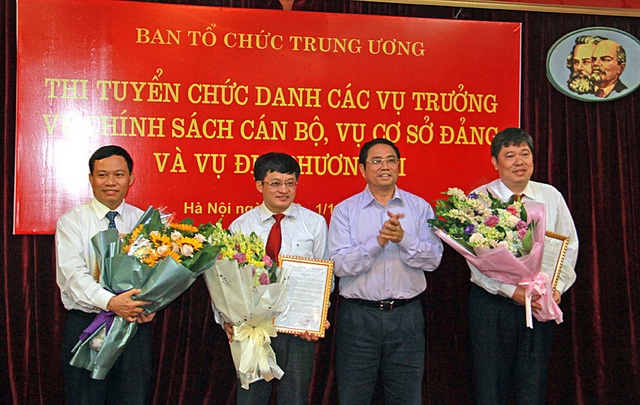 thi tuyen chuc danh lanh dao anh 3