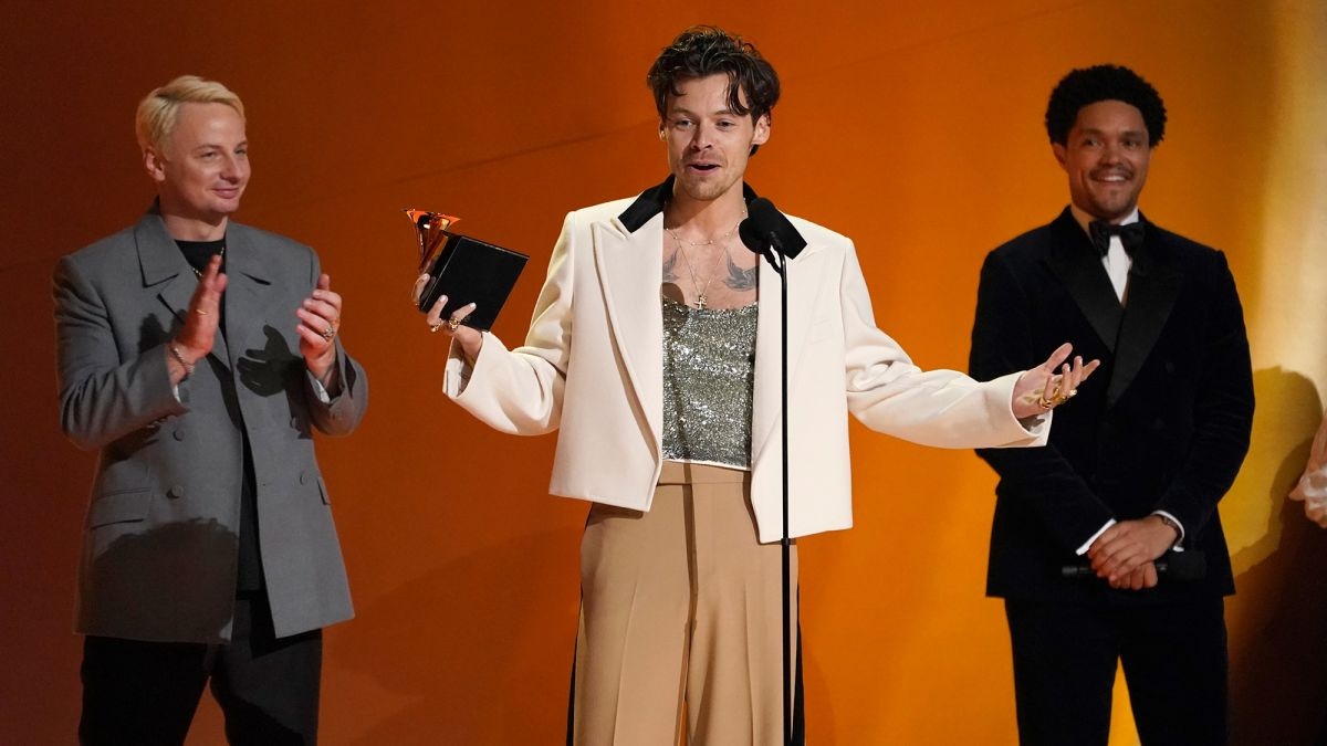 trang phuc harry styles anh 7