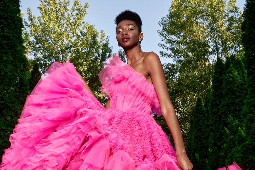 Vay cuoi hong soan ngoi trang phuc trang hinh anh