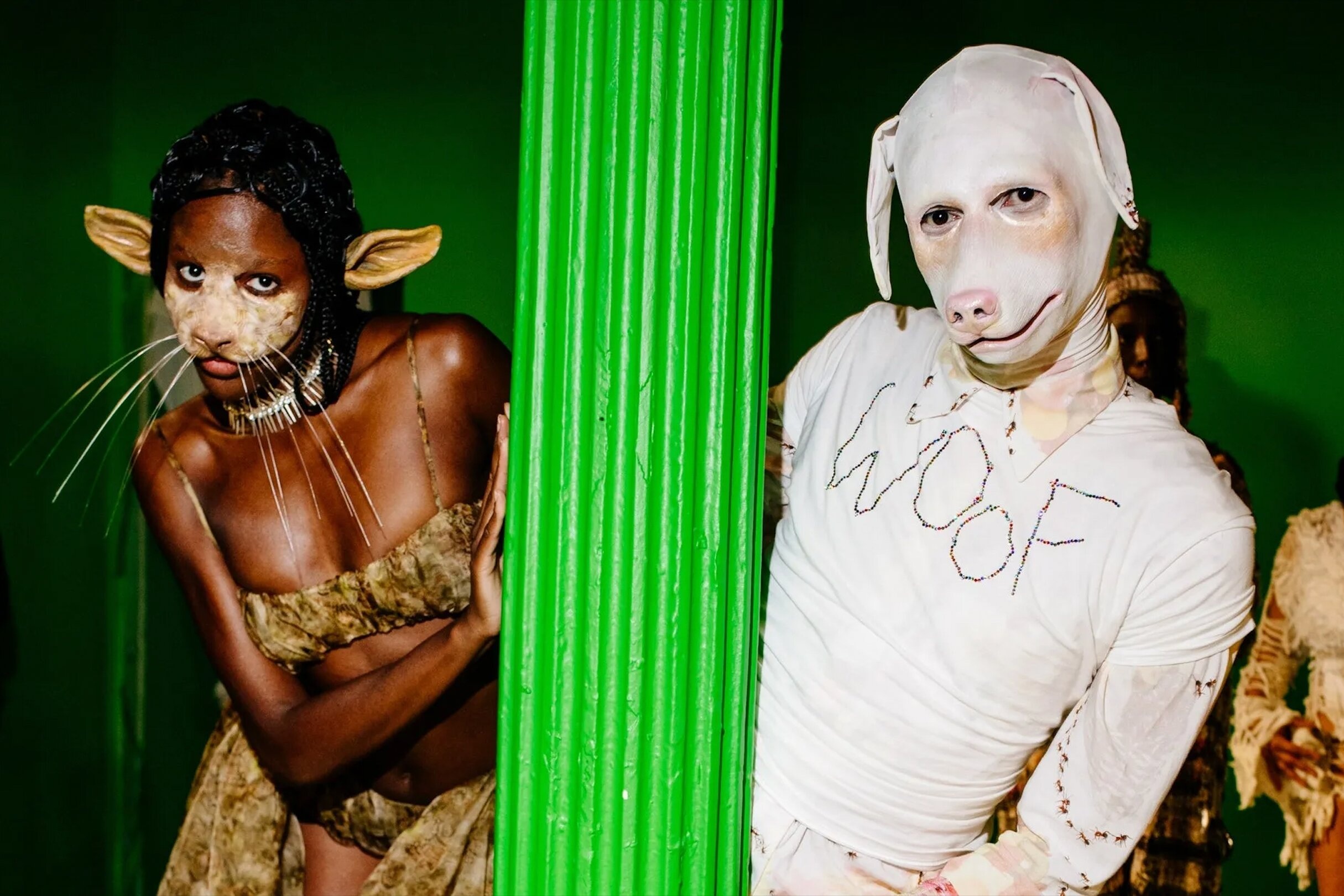 Ngoai nguoi noi tieng, co gi hay tai Tuan le thoi trang New York 2023 hinh anh