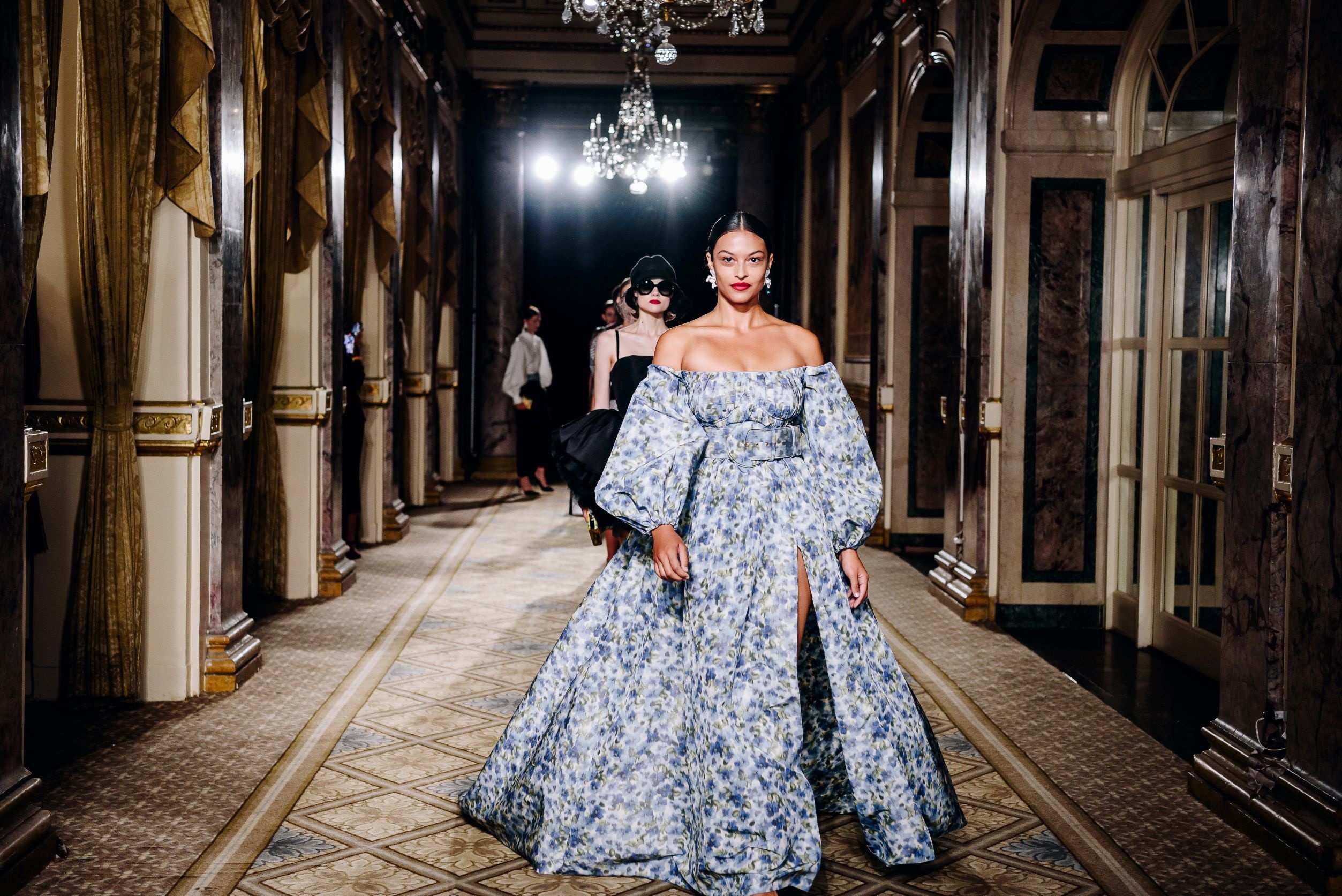 Denim, vai ni trong trang phuc thuong luu hinh anh