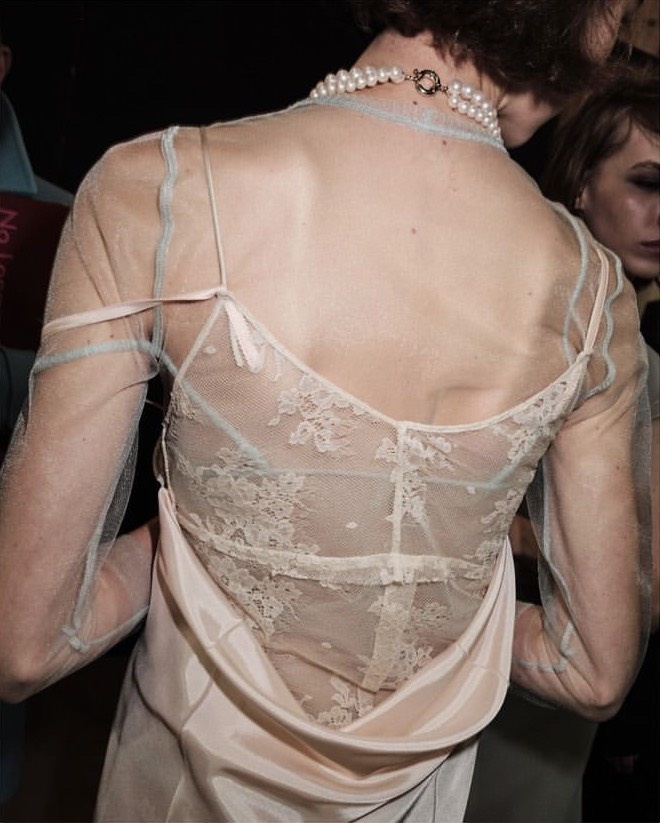 người mẫu siêu gầy ảnh 4 nguoi mau sieu gay anh 4