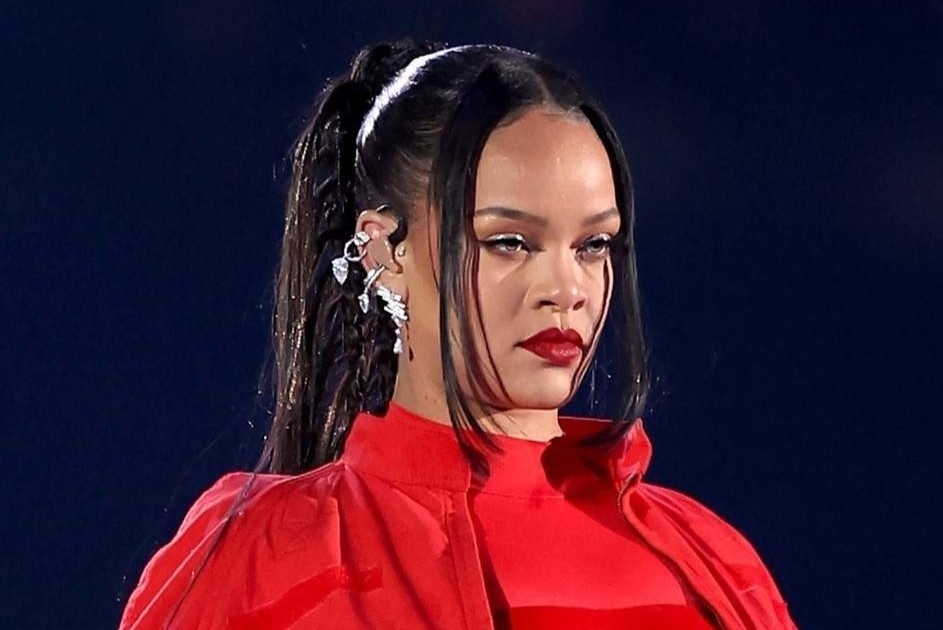 Trang suc kim cuong gia 1 trieu USD cua Rihanna hinh anh