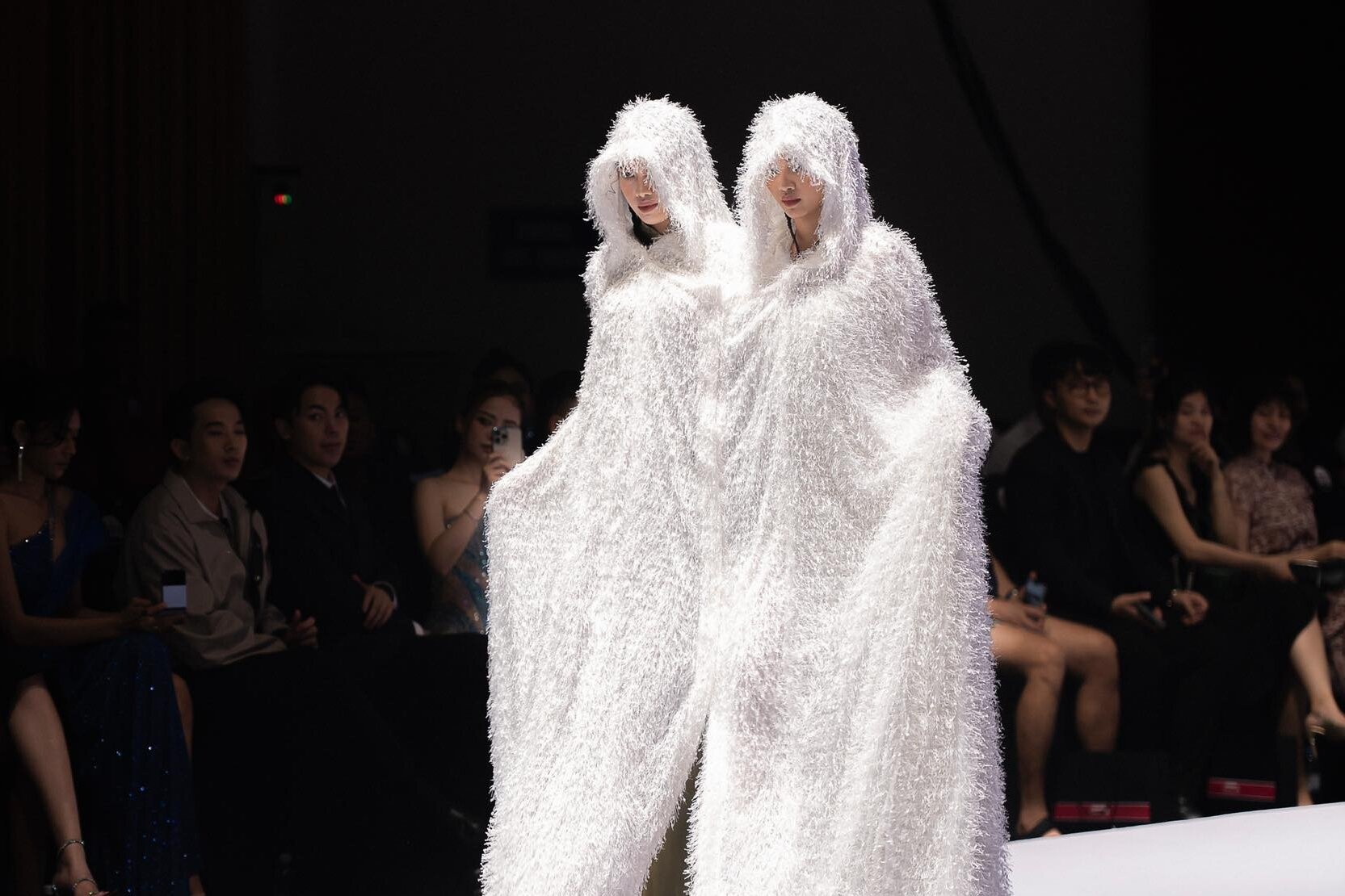 vay ao trum dau anh 8