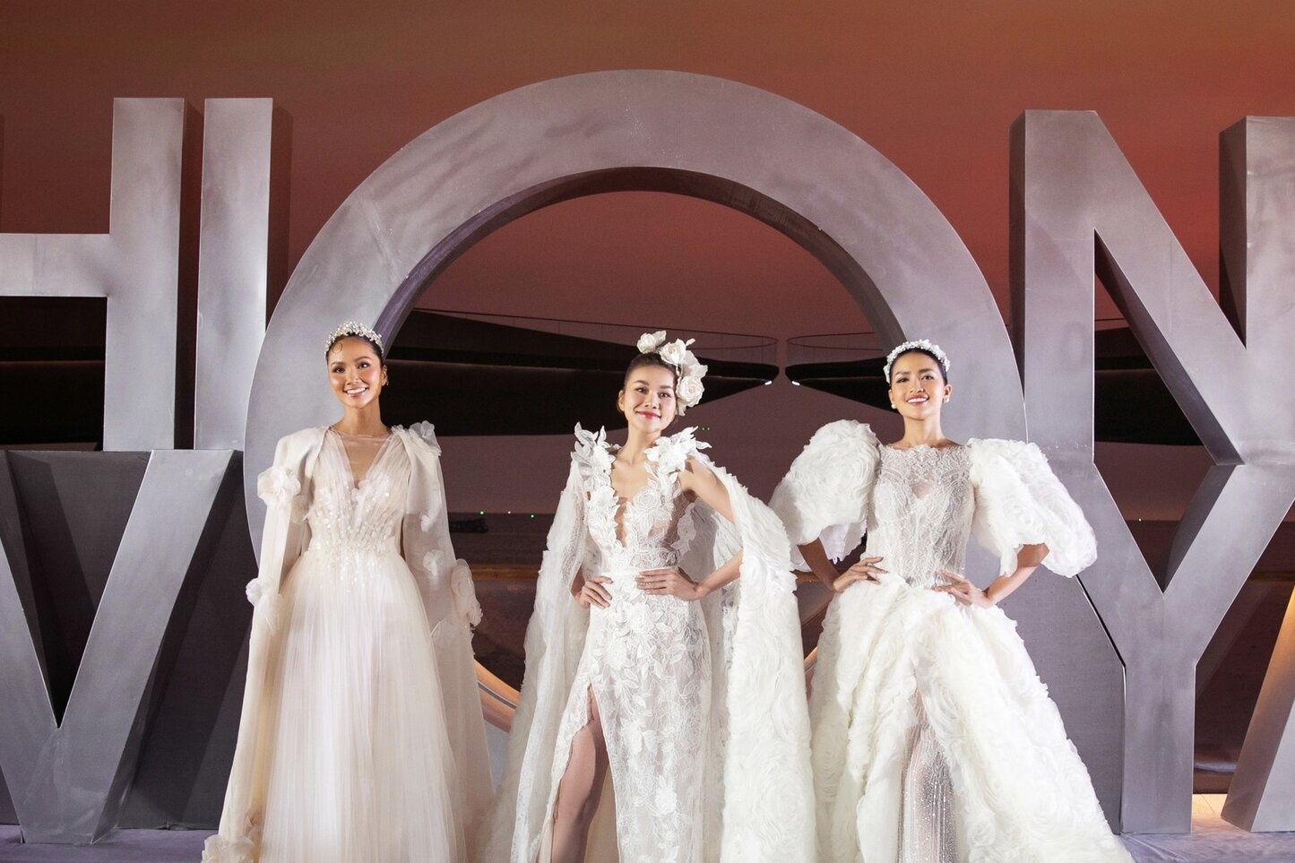 Nguoi mau loi nuoc, A hau duoc cau hon tai Fashion Voyage Viet Nam hinh anh