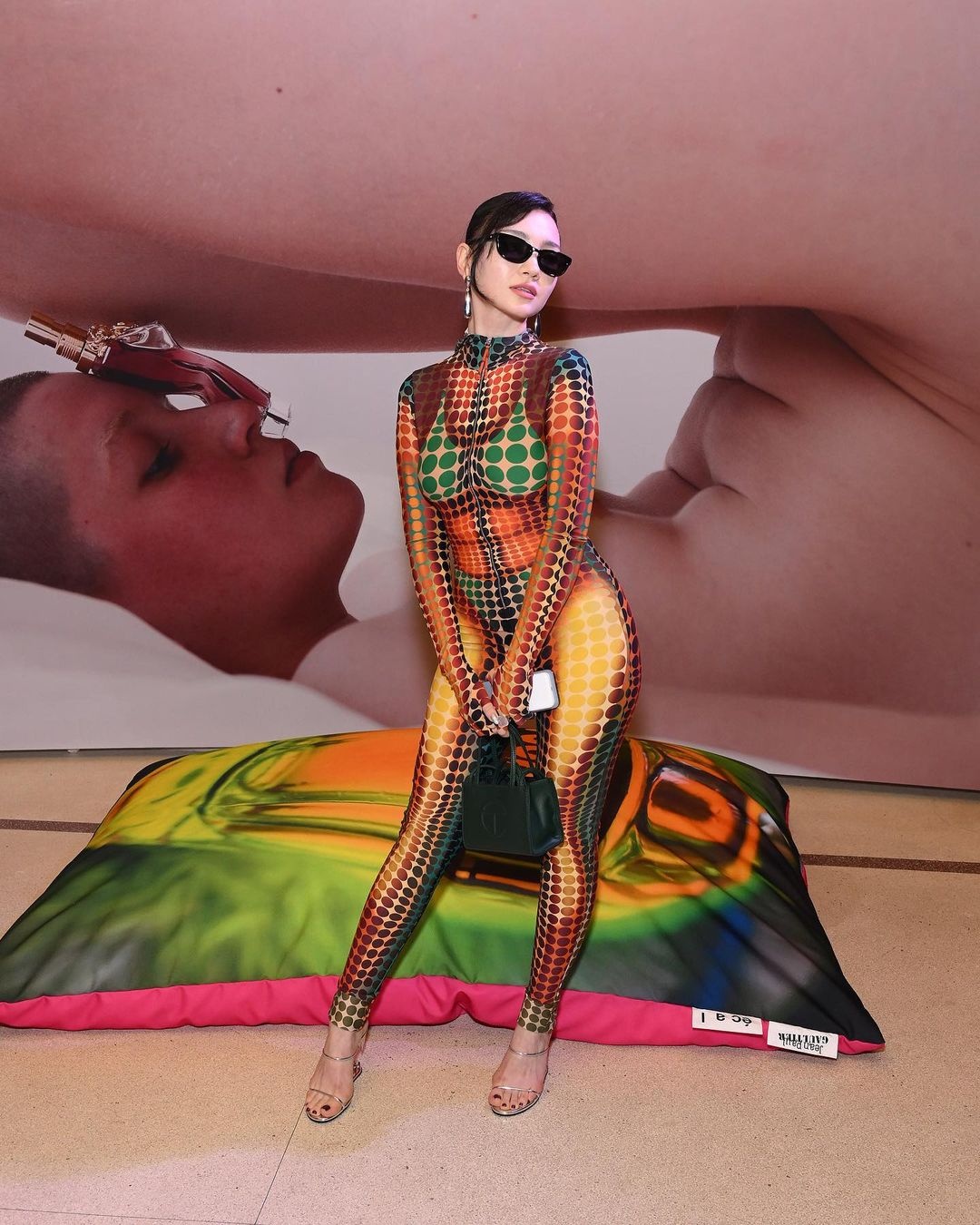 vay ao co the nguoi anh 4