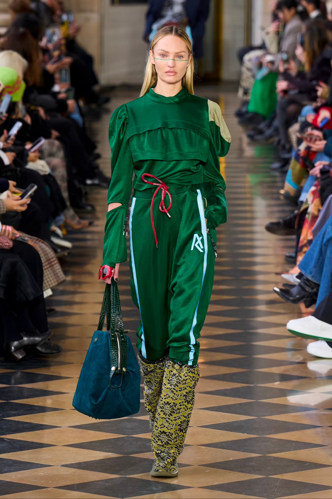 Trang phuc the thao anh 6