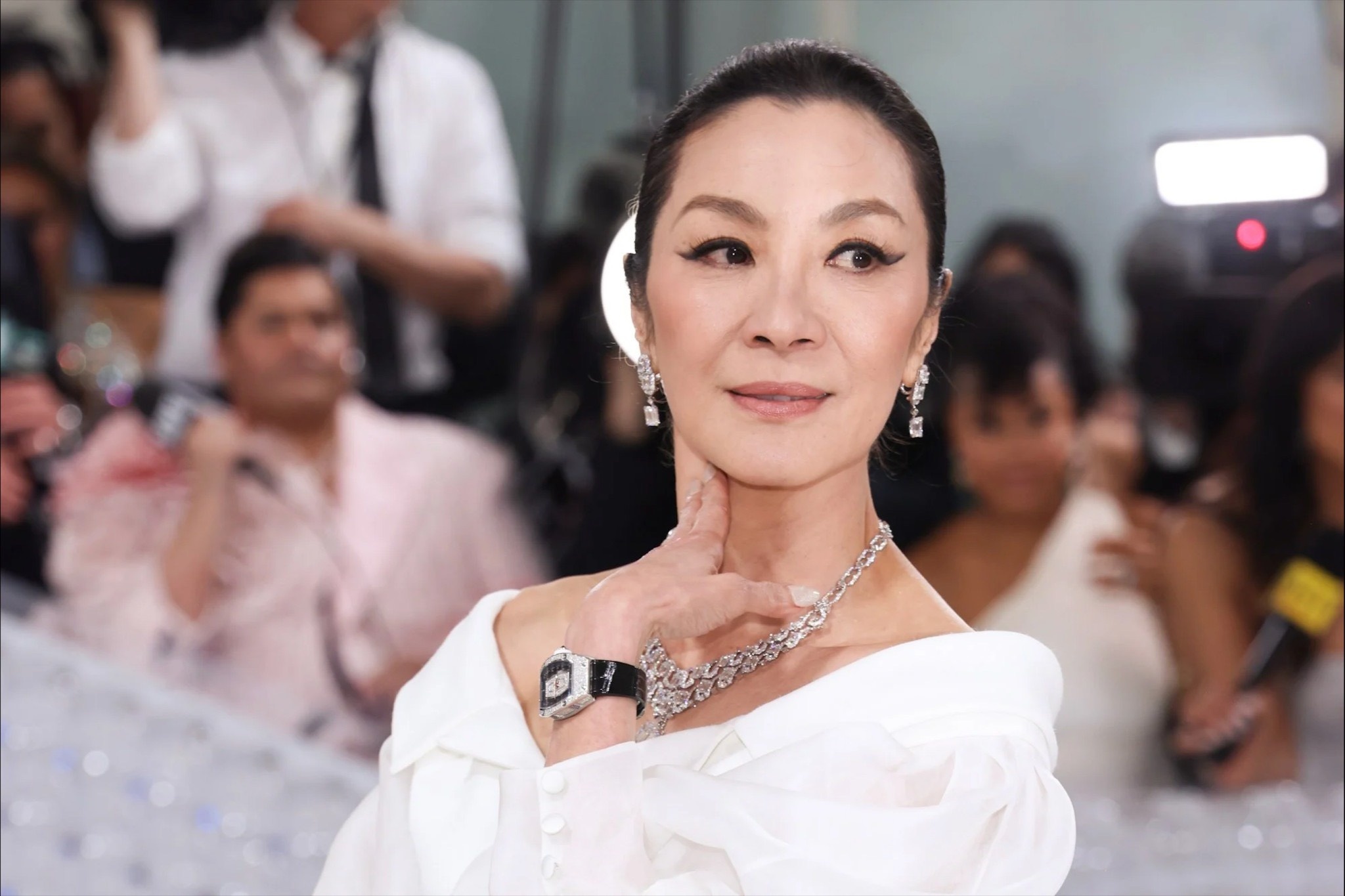 5 chiec dong ho an tuong tai Met Gala 2023 hinh anh