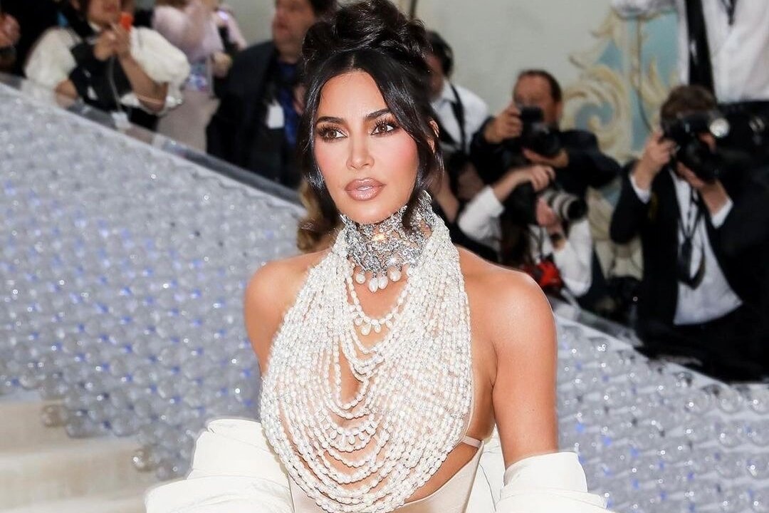 Vay ao ngoc trai duoc san don sau Met Gala 2023 hinh anh