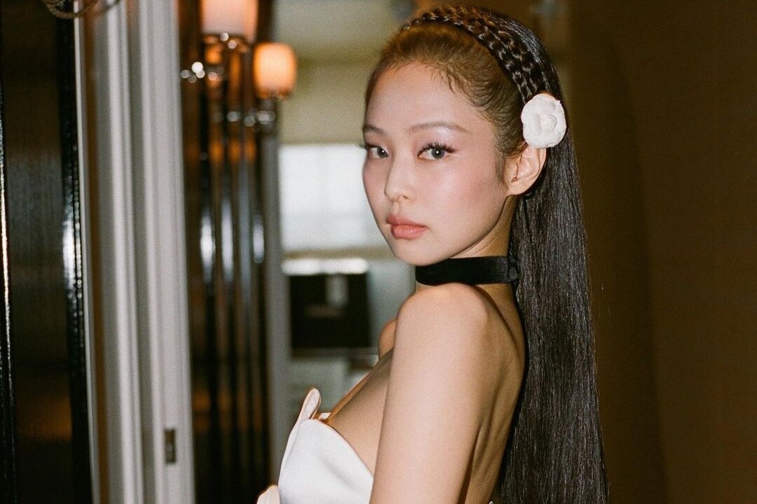 Thu choi Chanel vintage cua Jennie (BlackPink) hinh anh