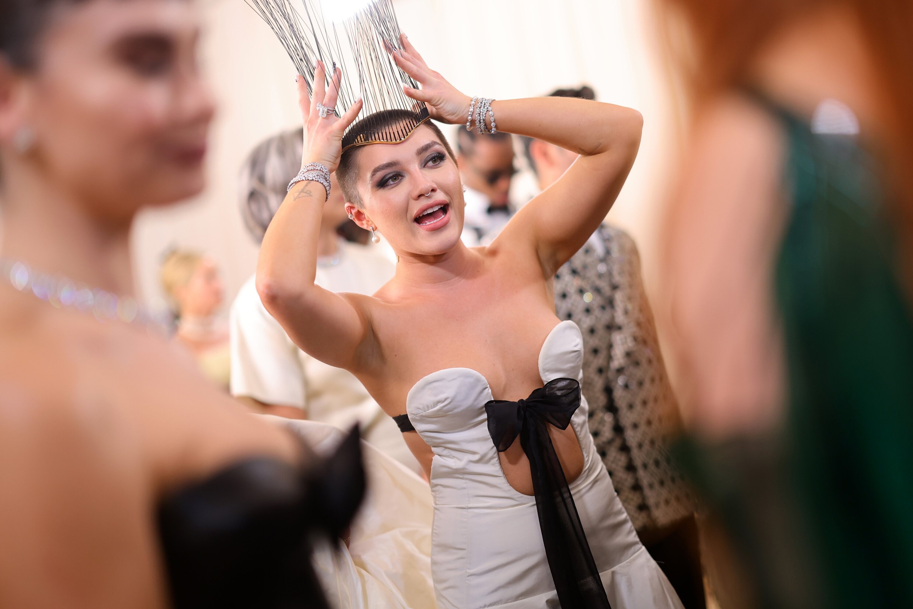 Phai nu khoe dau hui cua hinh anh