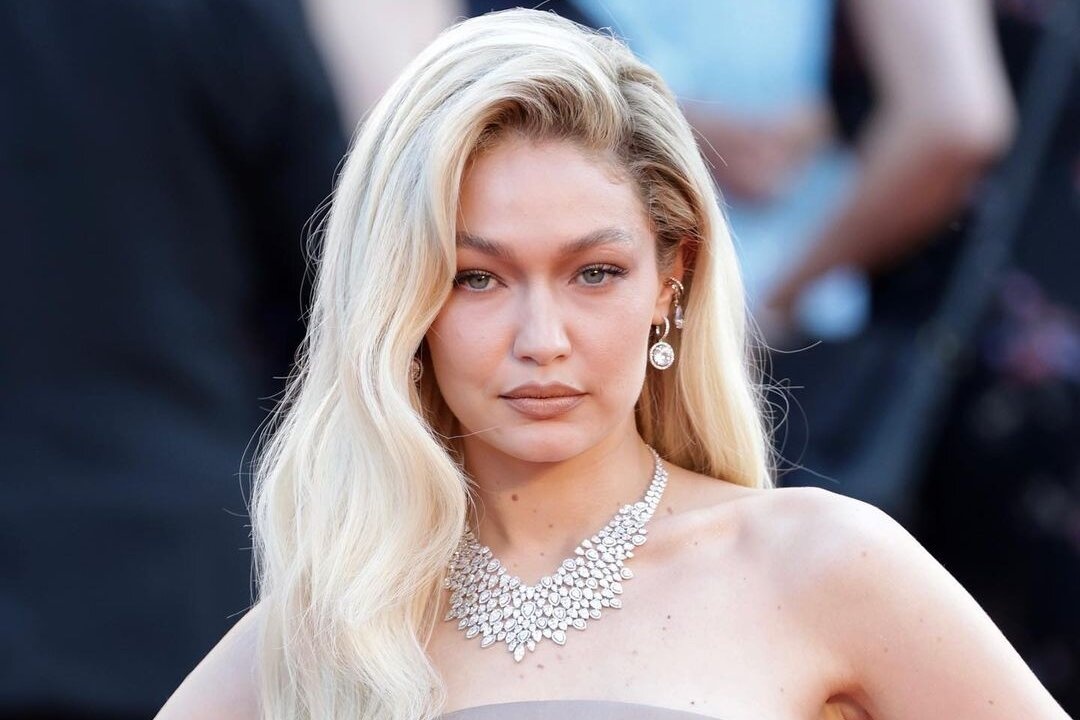 Gigi Hadid dien hon 10 mon nu trang tai Cannes 2023 hinh anh