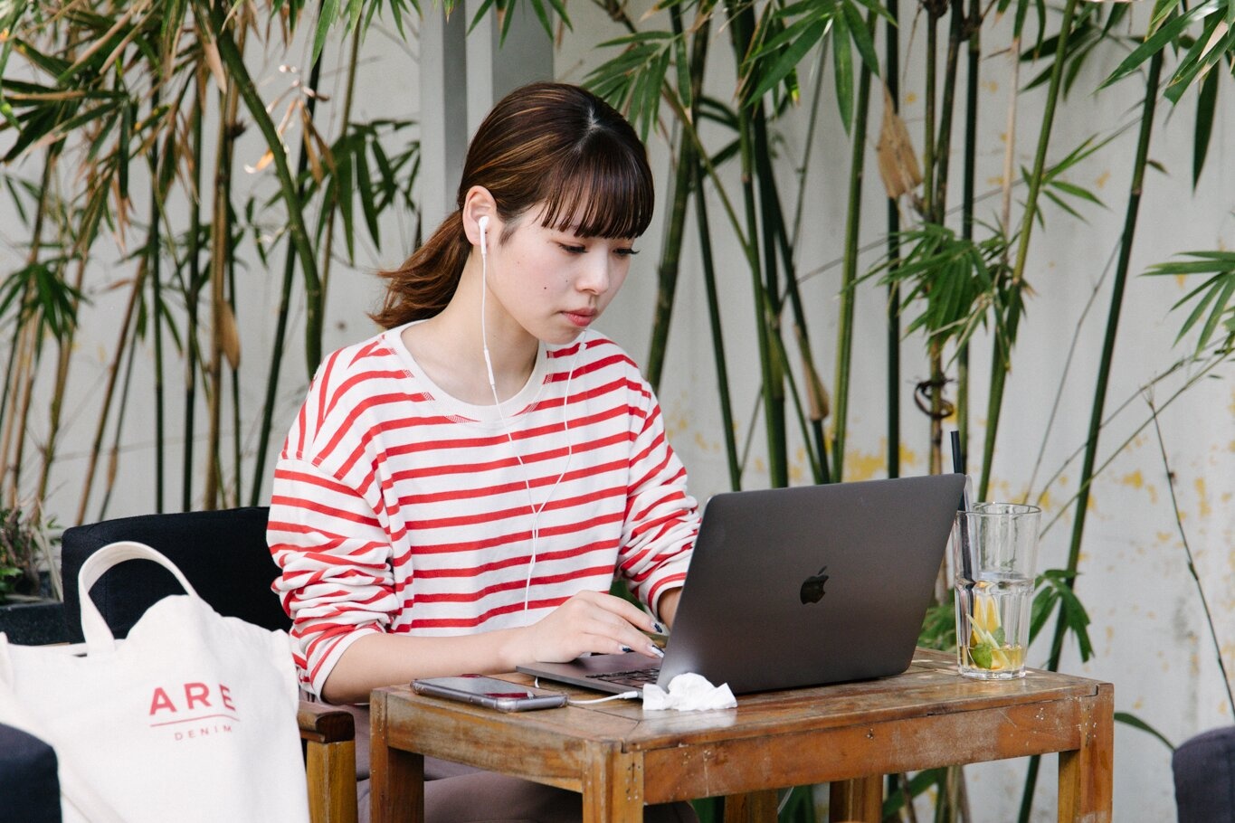 Chi tien mua 'su im lang' hinh anh