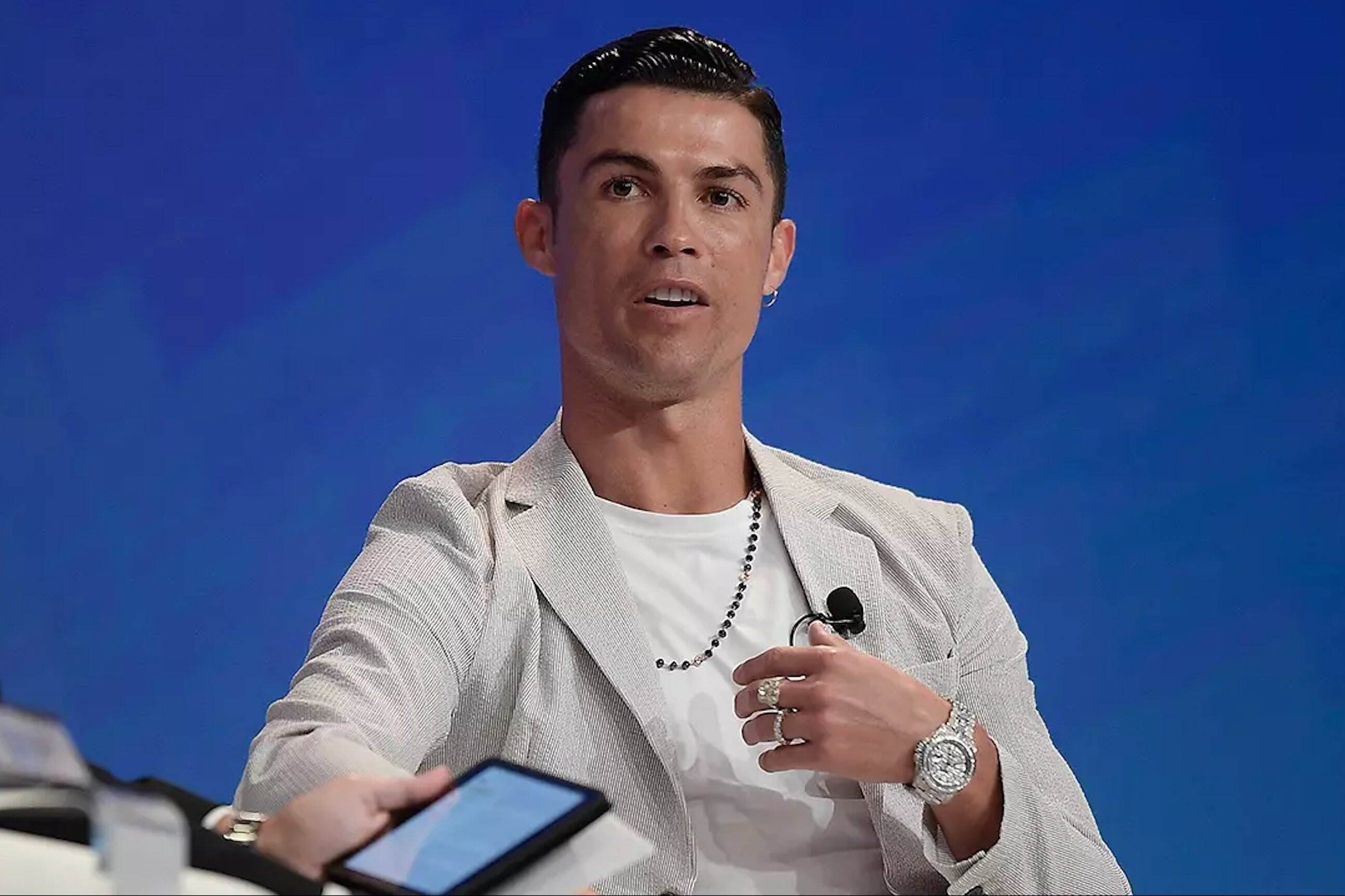 Dong ho trieu USD cua CR7 hinh anh