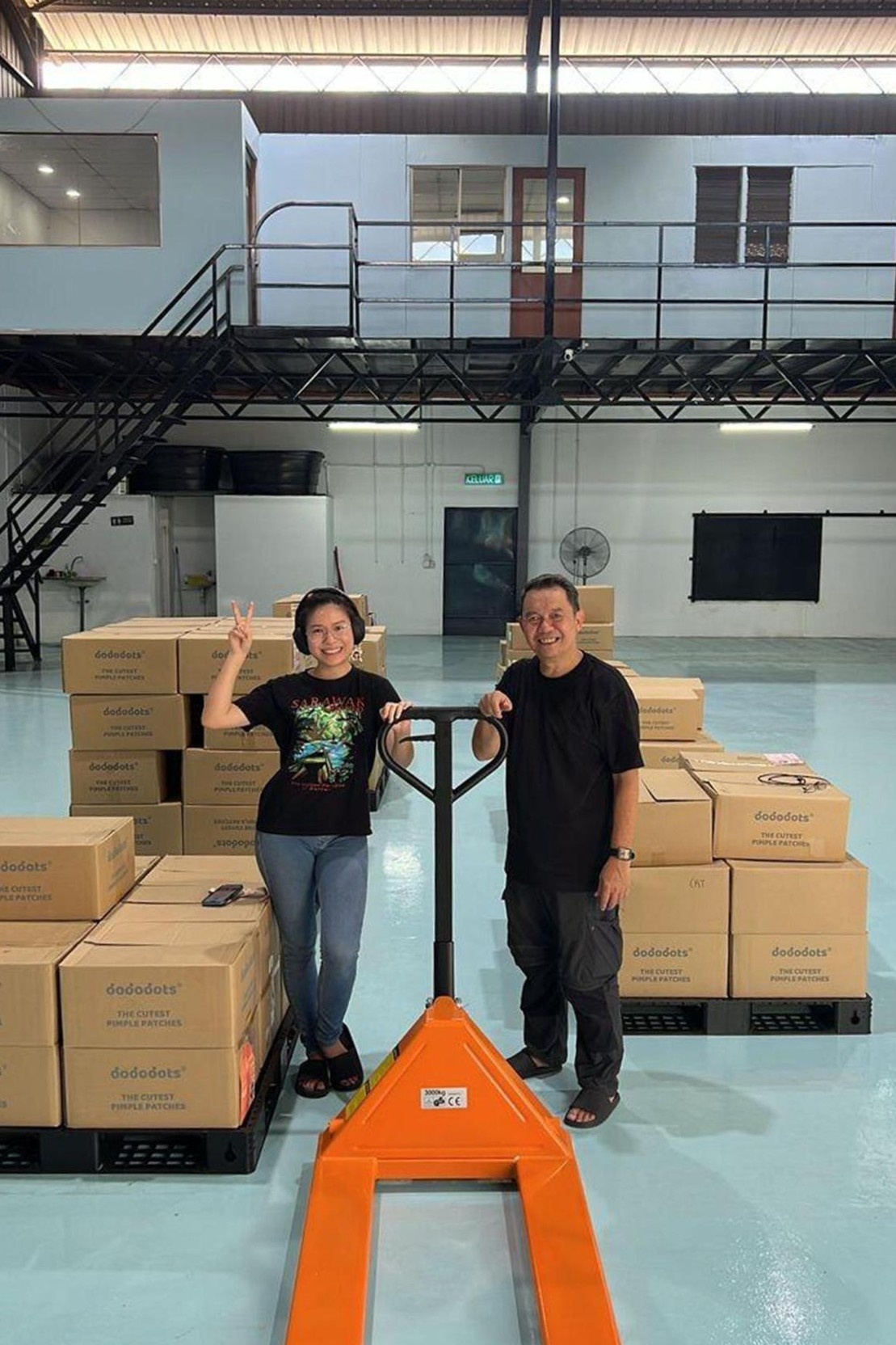 thực tập sinh 62 tuổi, cựu giám đốc bán hàng, Leslie Mah Malaysia ảnh 3 thuc tap sinh 62 tuoi, cuu giam doc ban hang, Leslie Mah Malaysia anh 3