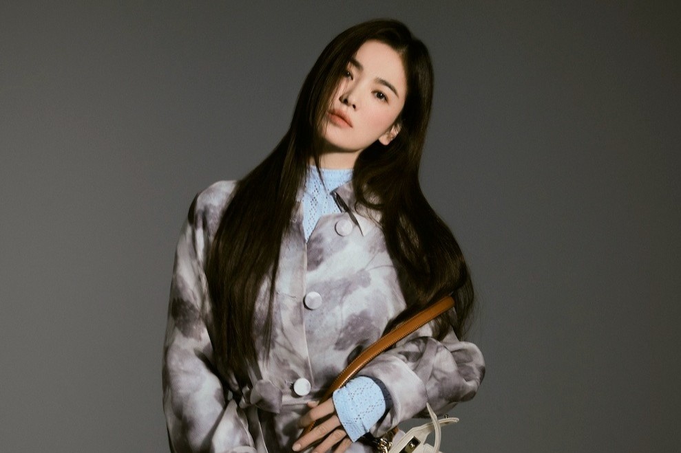 Song Hye-kyo, thanh vien BTS chuong thoi trang 'giau ngam' hinh anh