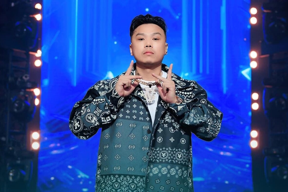 Trang phuc cua Thai VG tai Rap Viet mua 3 hinh anh