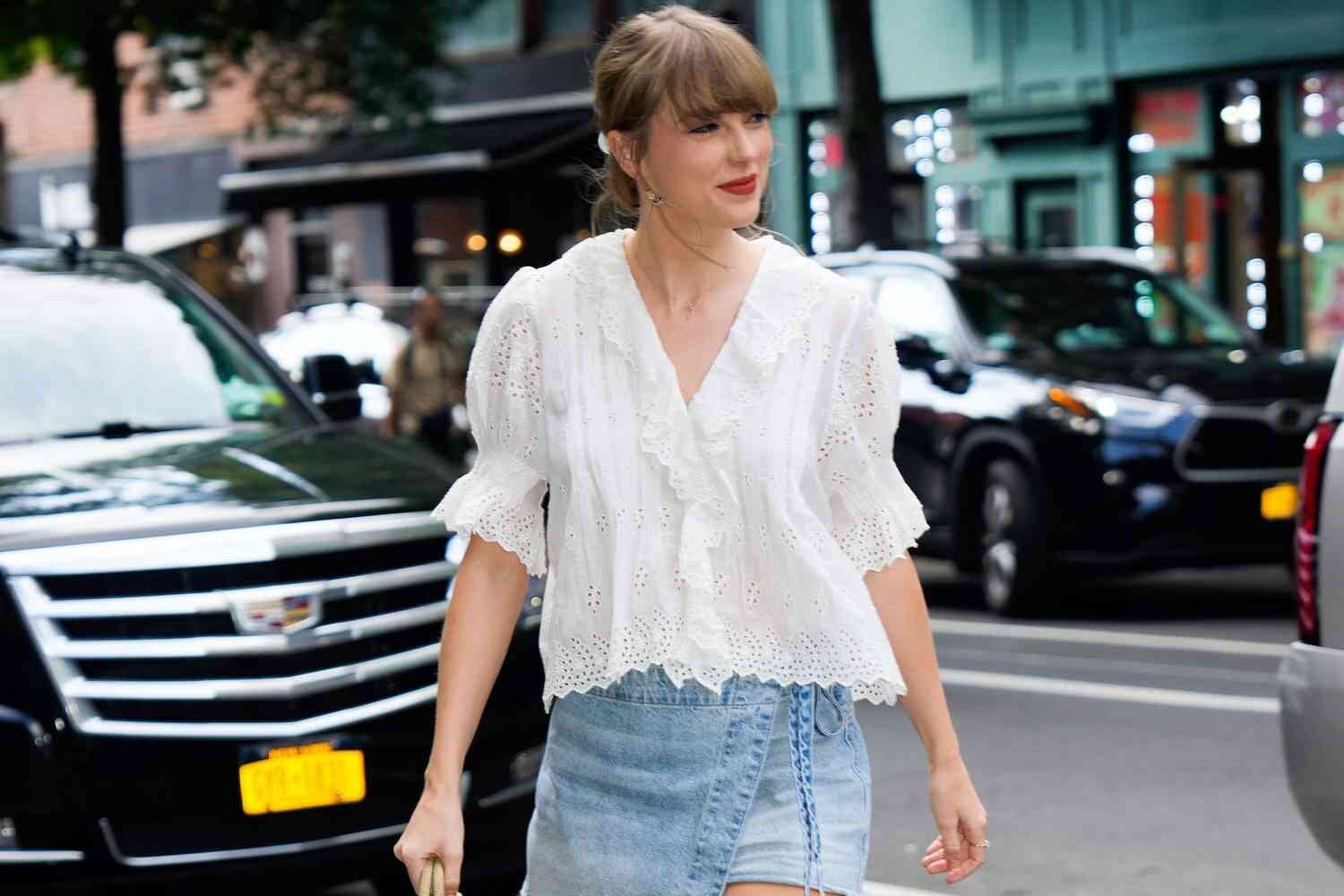 Quan gia vay hot tro lai nho Taylor Swift hinh anh