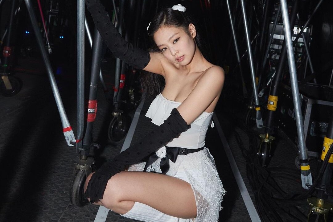 Vo trang duoc Taylor Swift, Jennie (BlackPink) ua thich hinh anh