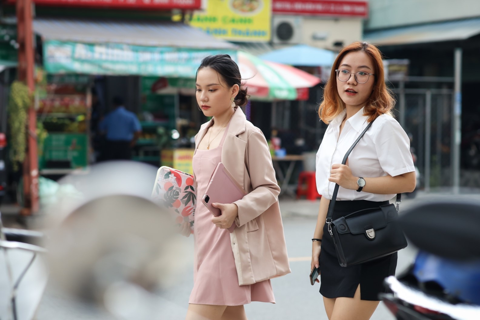 Lieu co can di lam vao sang thu 7? hinh anh