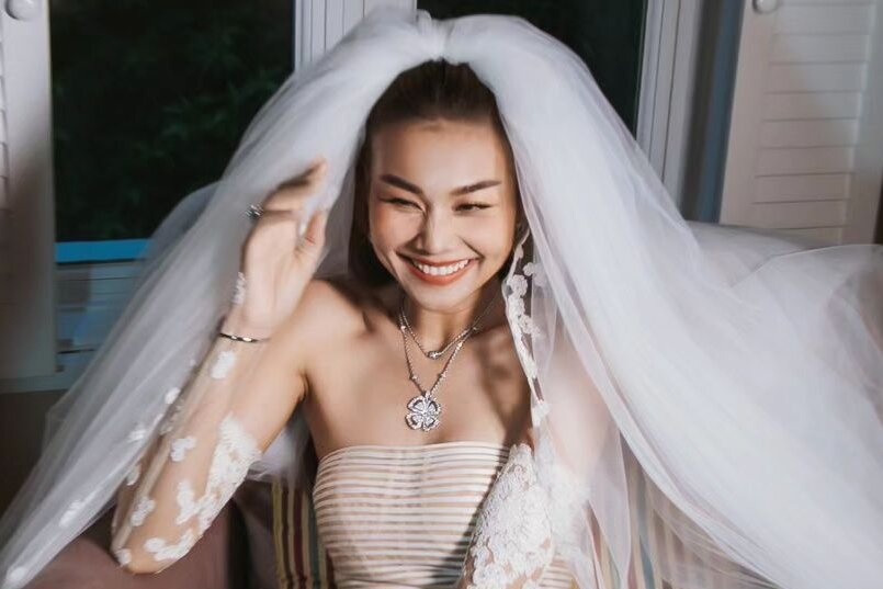 Co dau Thanh Hang, Puka 'nang co' vi trang suc tien ty ngay cuoi hinh anh