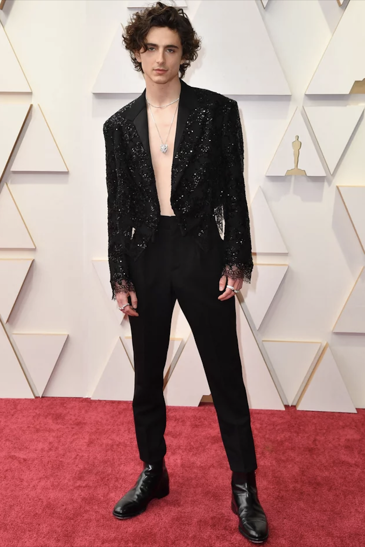 nam gioi ho nguc anh 3