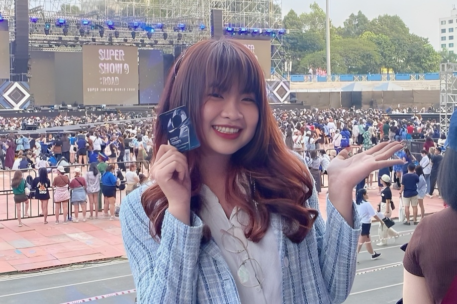 Ly do fan Viet tha bo tien di concert nuoc ngoai thay vi 'san nha' hinh anh