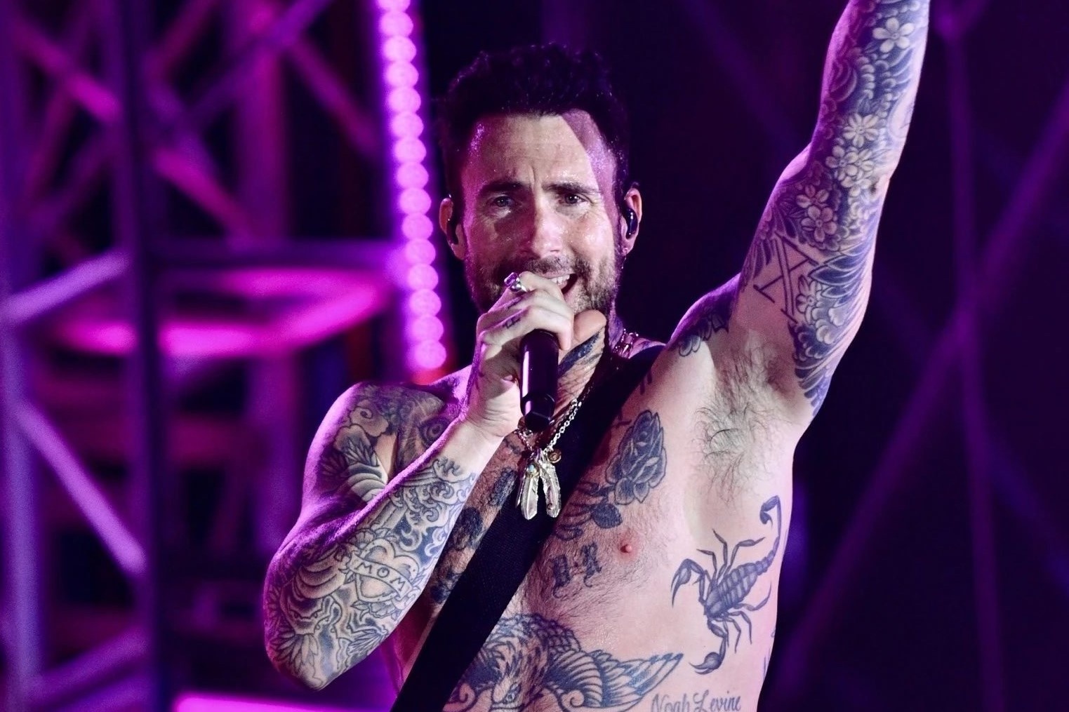 Vi sao bo 10 trieu dong di xem Maroon 5, Taylor Swift la xung dang? hinh anh